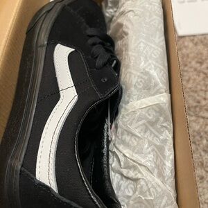 Vans , unisex , old school and contrast black/ white